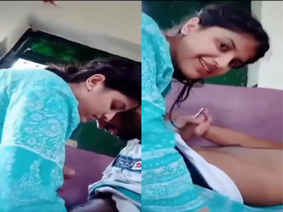 Cute Desi girl blowjob