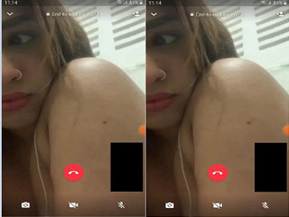 Desi Girl Shows her Boobs