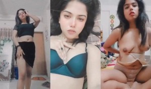 Horny Desi Girl Shows Her Nude Body and Fingering Part 1