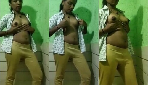 Sexy Desi Girl Paly With Her Boobs