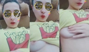 Cute Desi Girl Shows Boobs