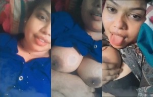 Desi Girl Shows Her Big Boobs